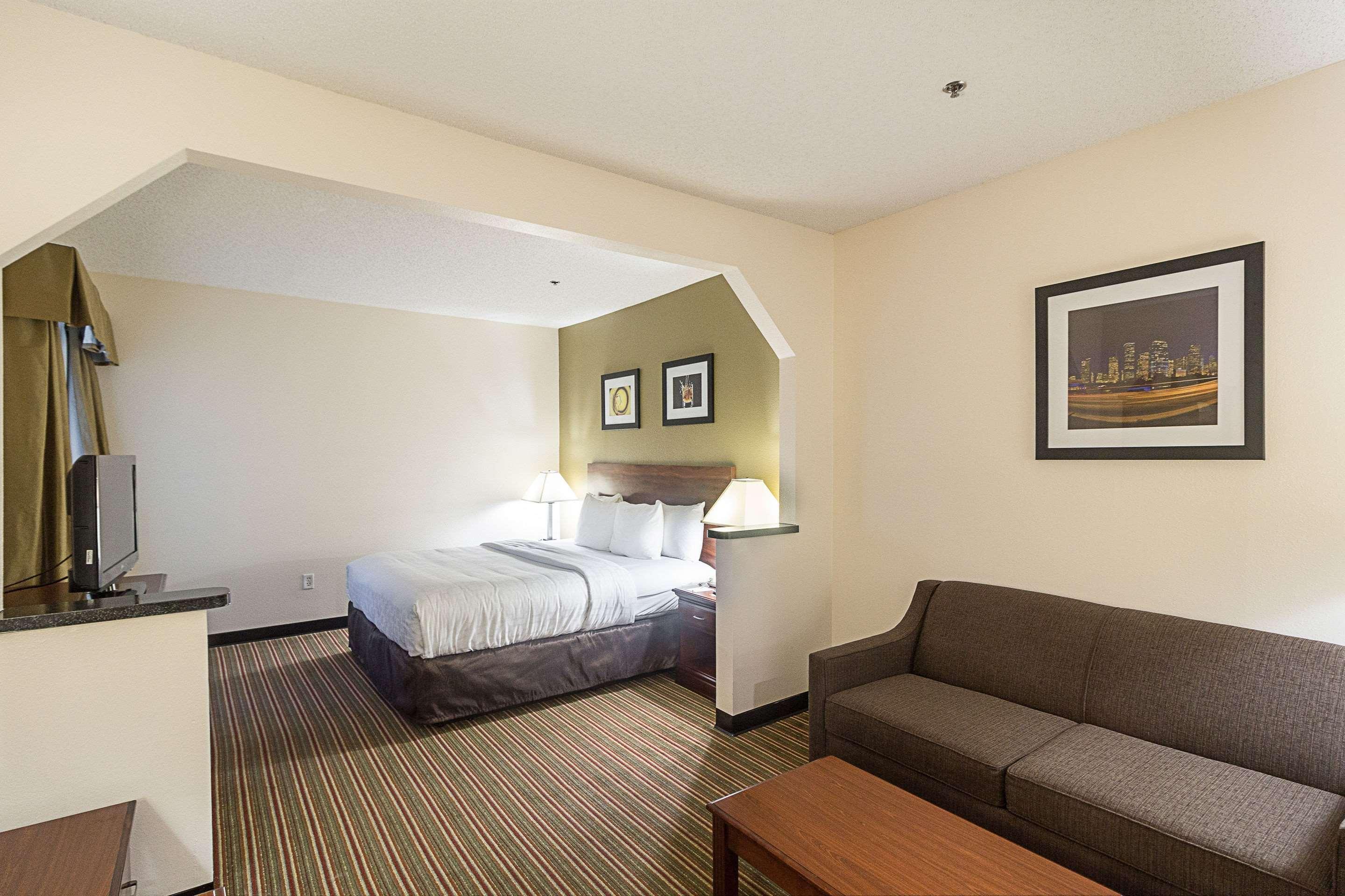 Quality Inn & Suites West Chase Houston Esterno foto