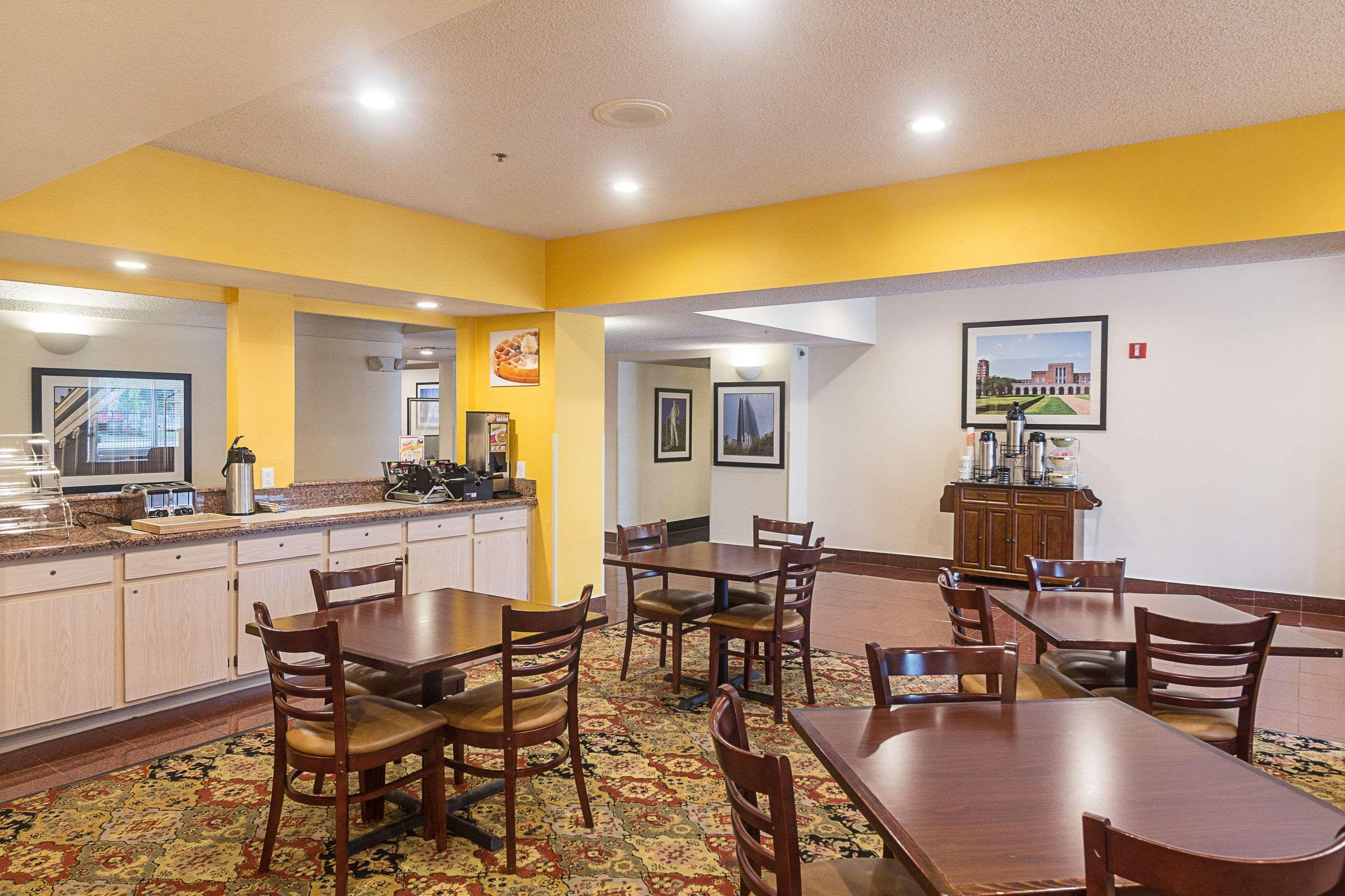Quality Inn & Suites West Chase Houston Esterno foto
