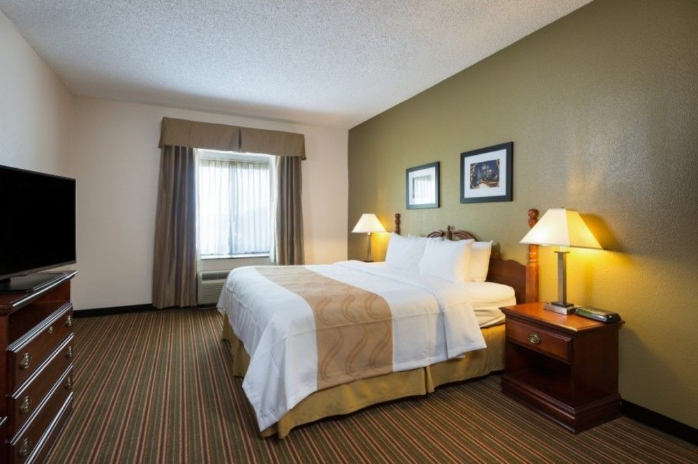 Quality Inn & Suites West Chase Houston Esterno foto